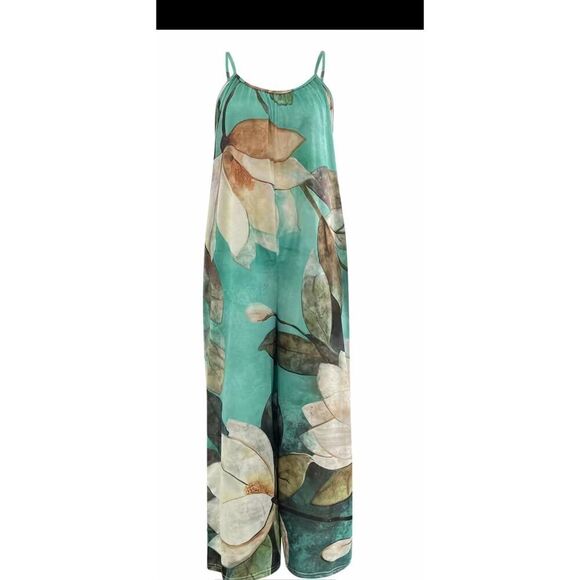 Beautiful lotus print spaghetti strap, romper/overalls with pocket - Picture 4 of 9